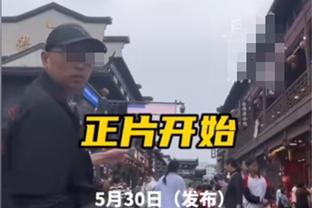 ?无敌了！当击败切尔西的利物浦小将麦康尼尔回去上学，全校列队迎接祝贺